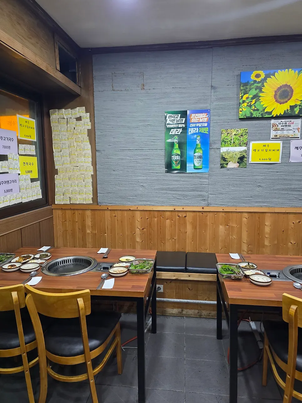 Dining hall with 4-person tables