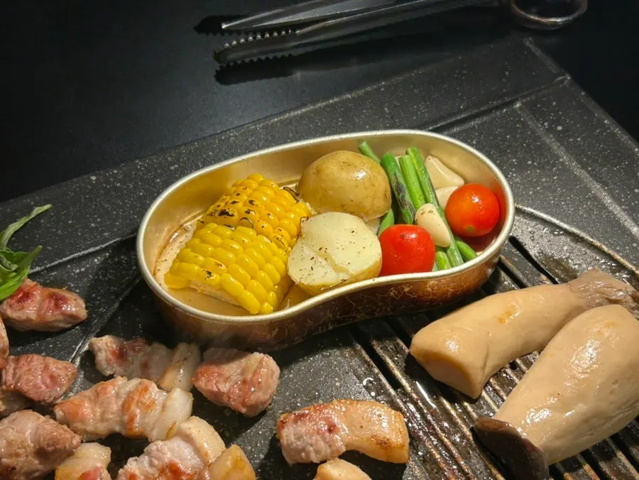 Butter-grilled vegetables included with the set