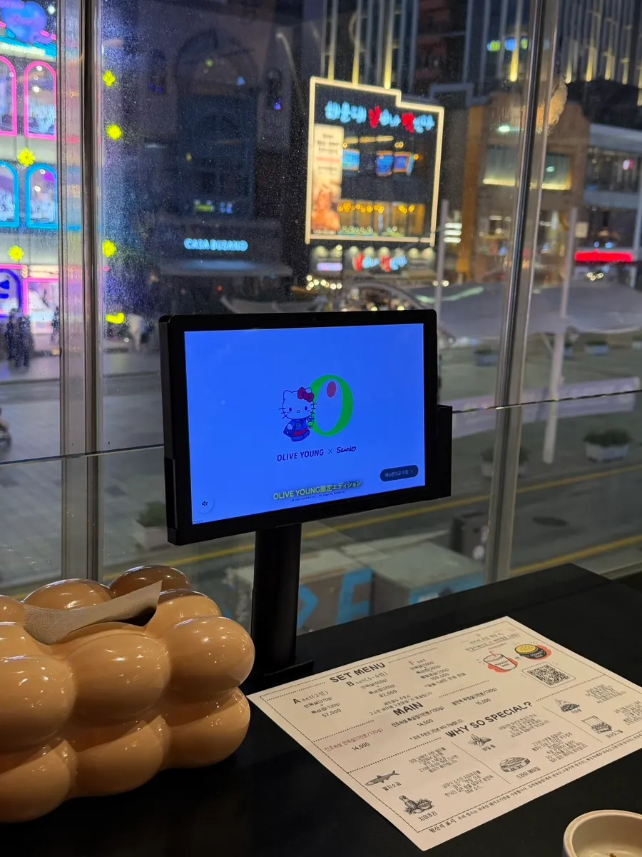 테이블오더 주문 화면이 놓인 자리