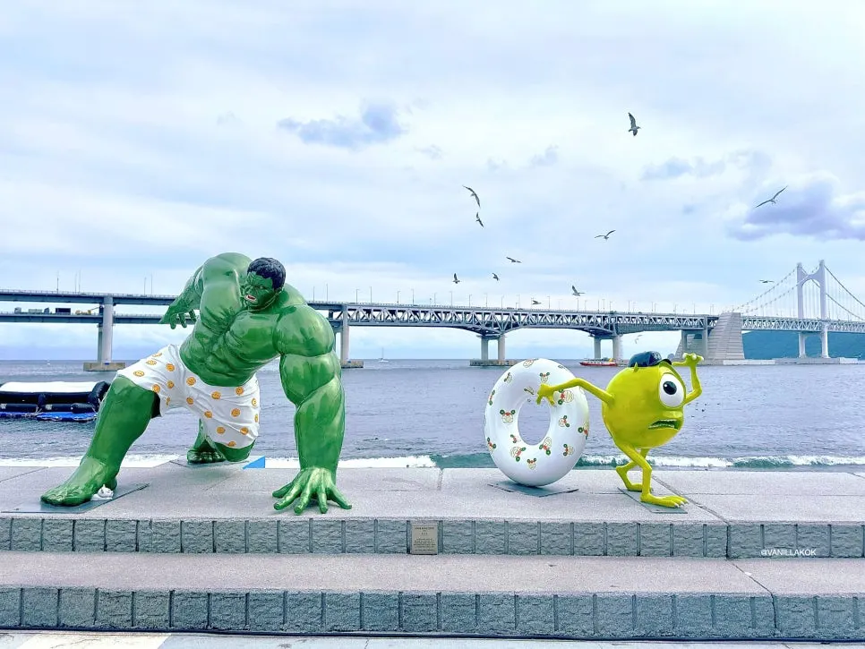 Seaside walking route with Gwangan Bridge