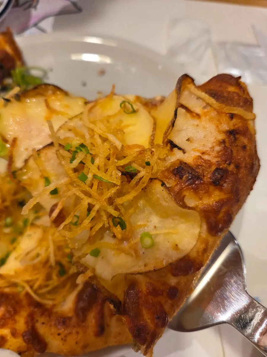 Soft texture of the potato pizza