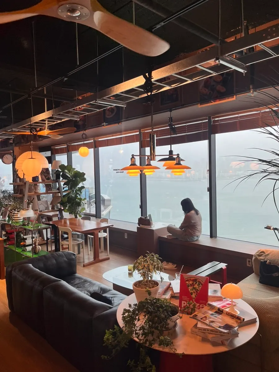 Gwangalli brunch café interior