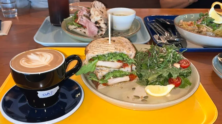 Working Holiday Minrak brunch dishes