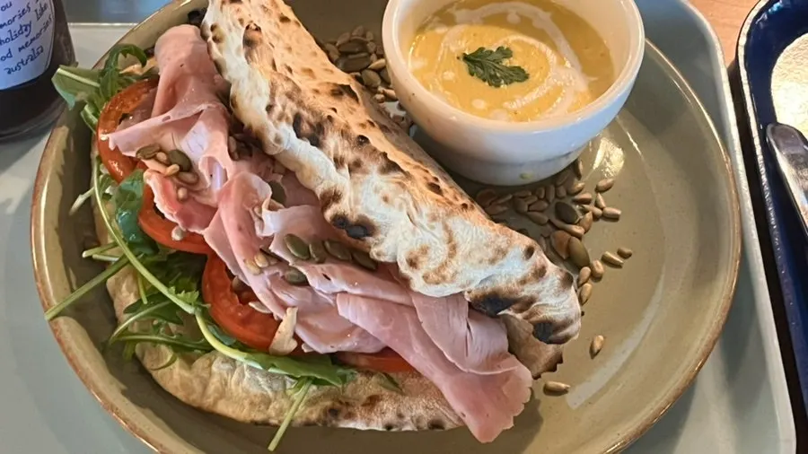 Gwangalli café brunch spread