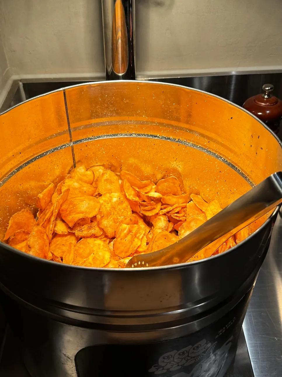 Potato chips served on a small plate