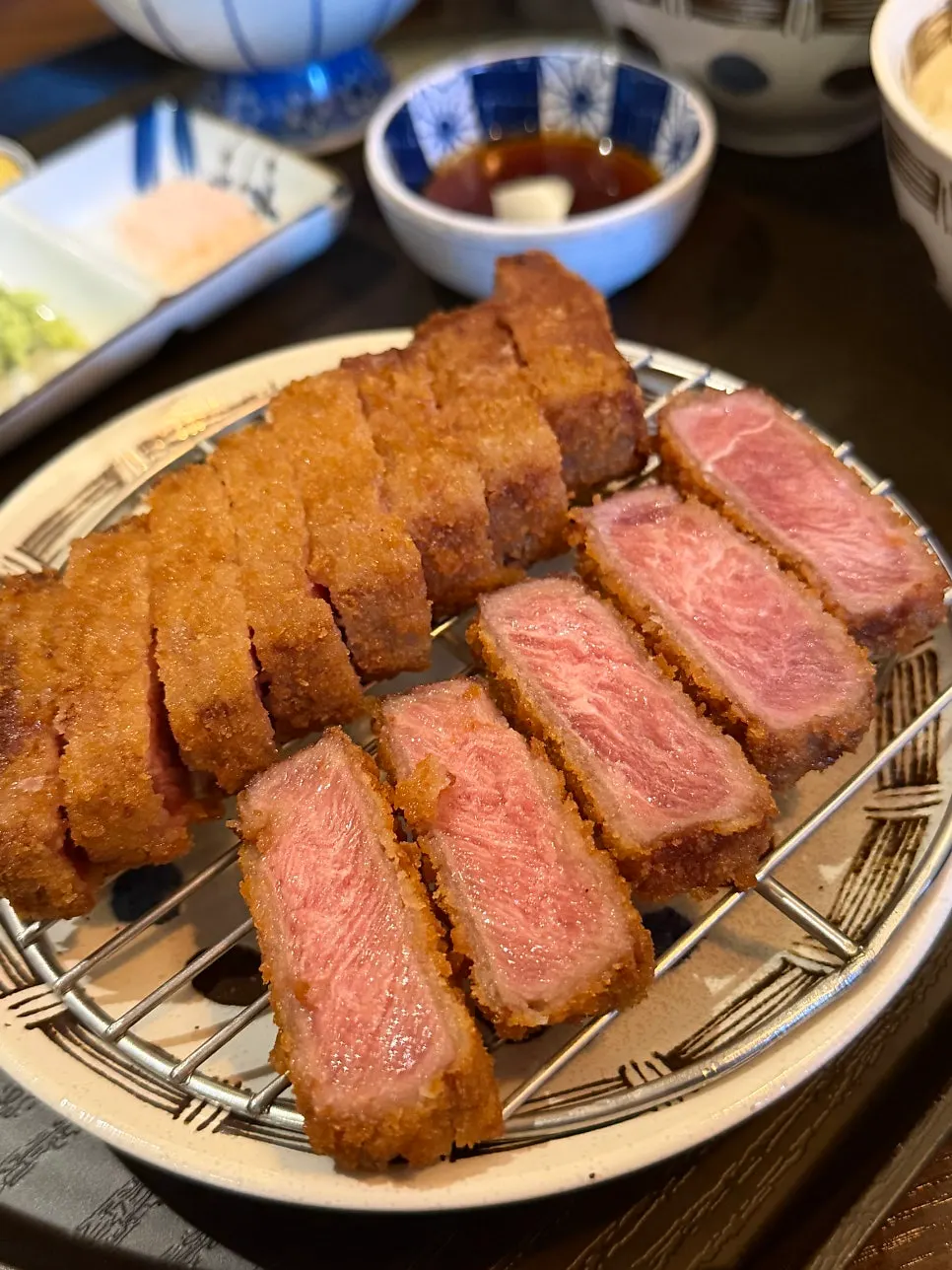 Tenderloin gyukatsu on the brazier