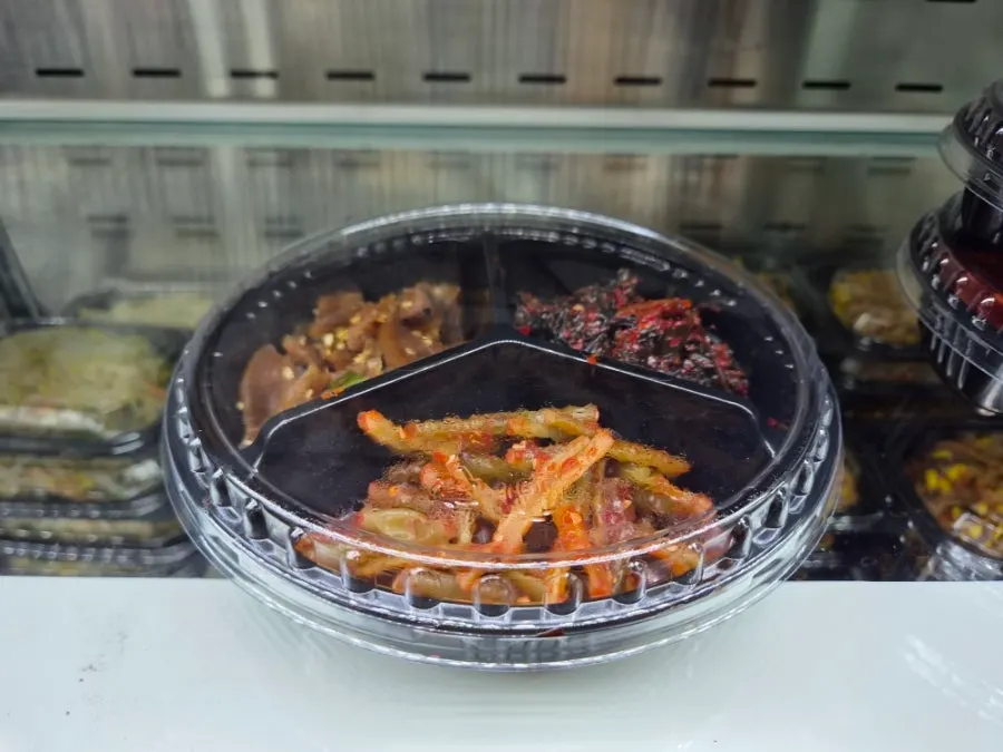 Side dish display corner at Gukaechan