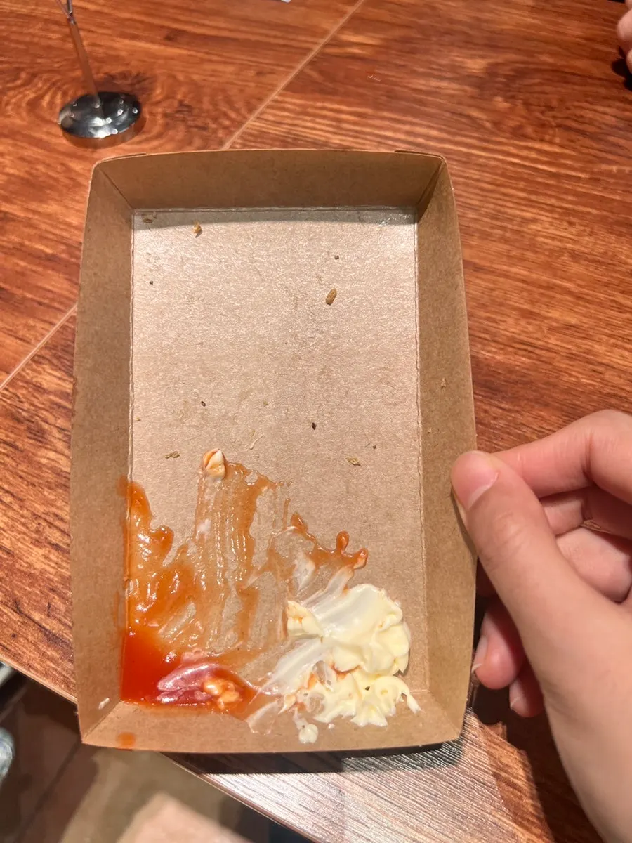 Chips served with ketchup and mayo