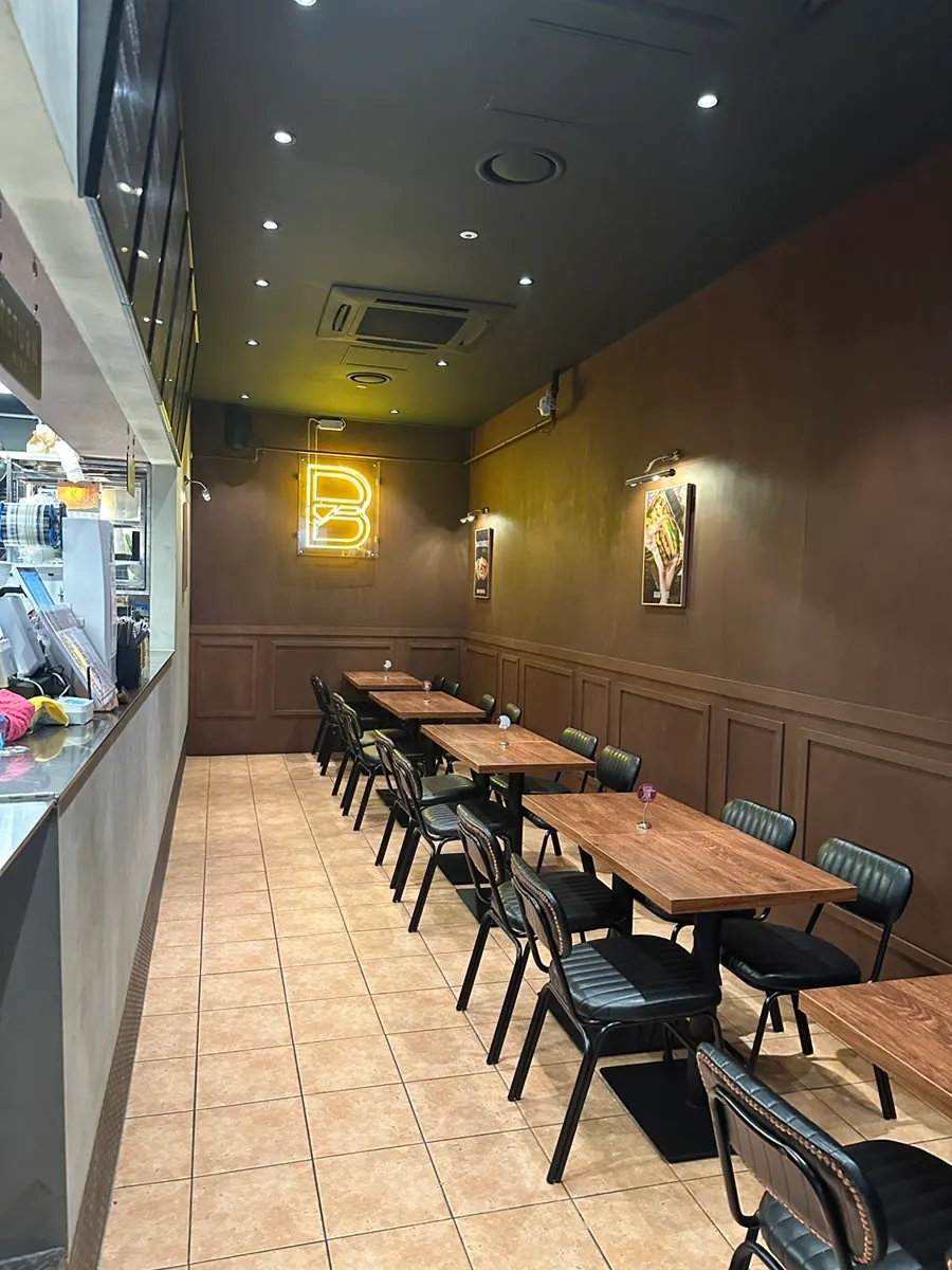 Casual handmade-burger restaurant interior