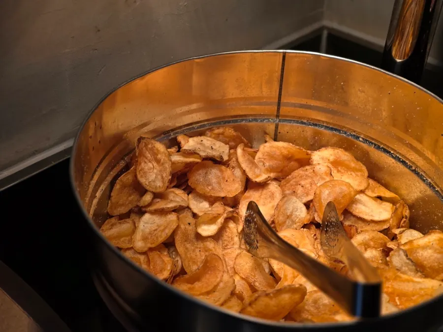 Potato chips at the Base Burger self-service bar