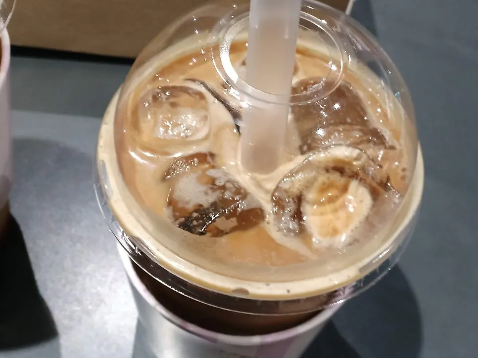 A cup of café latte from Café Diaz