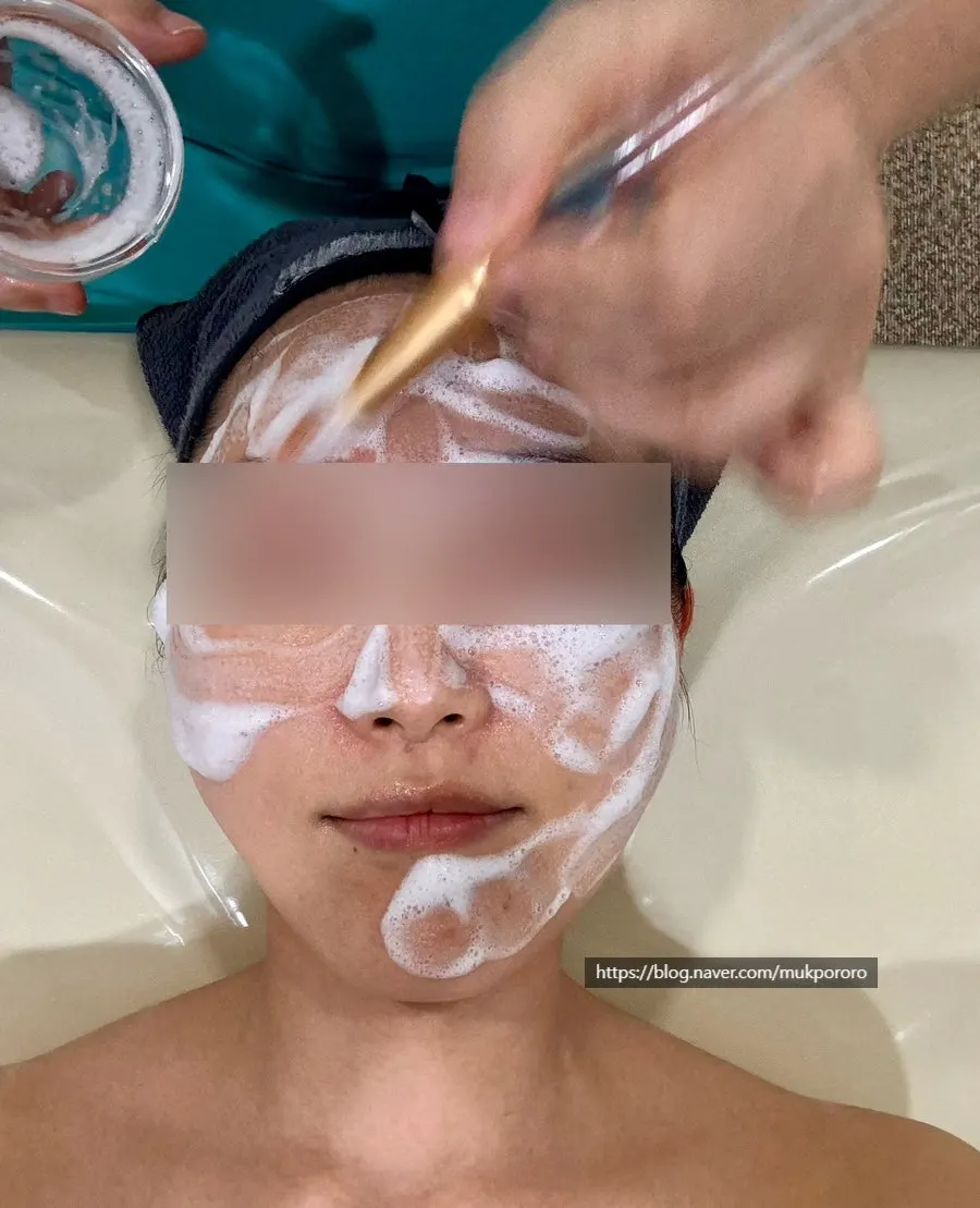 수분 클렌징으로 시작하는 관리