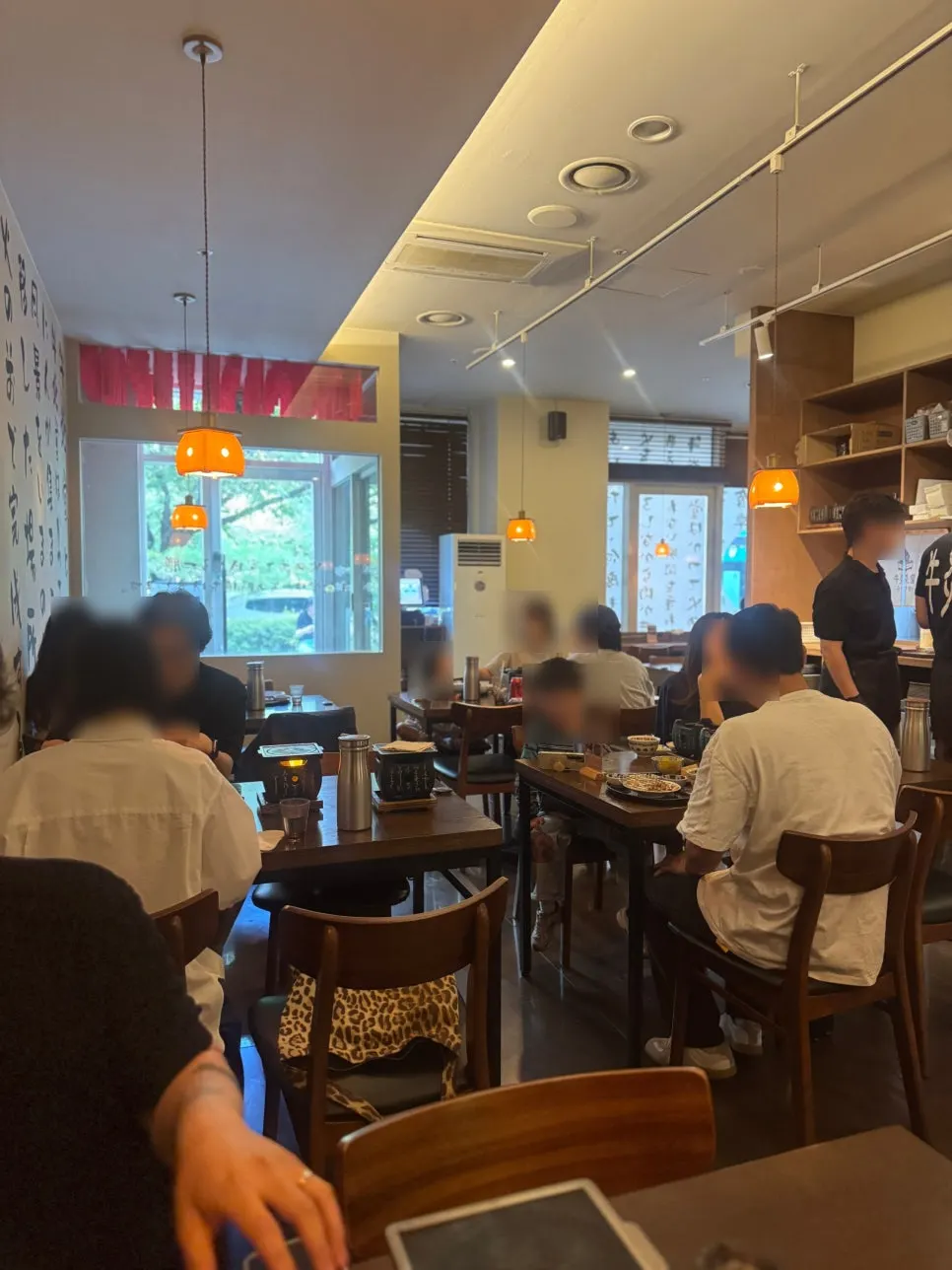 Clean interior seating at Gyuen-dang Gwanggyo Branch