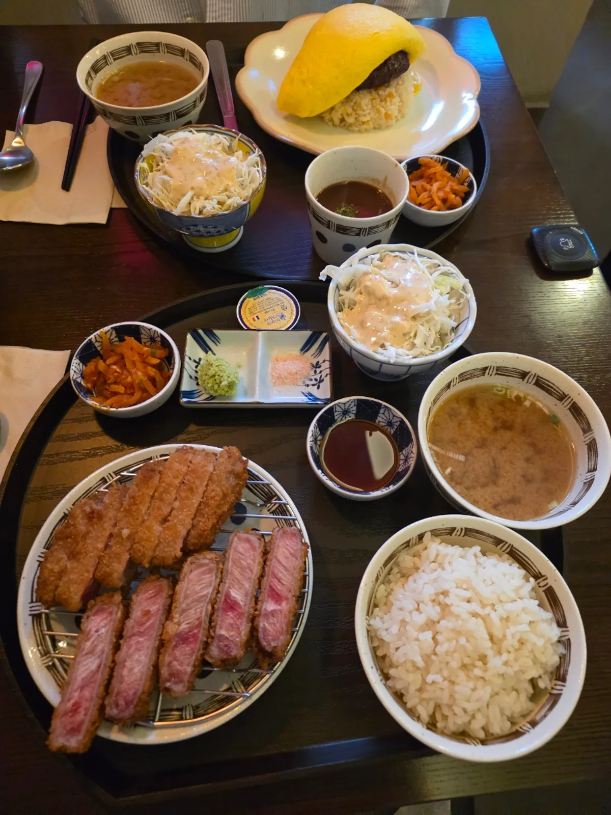 함바그 오므라이스 식사 상차림