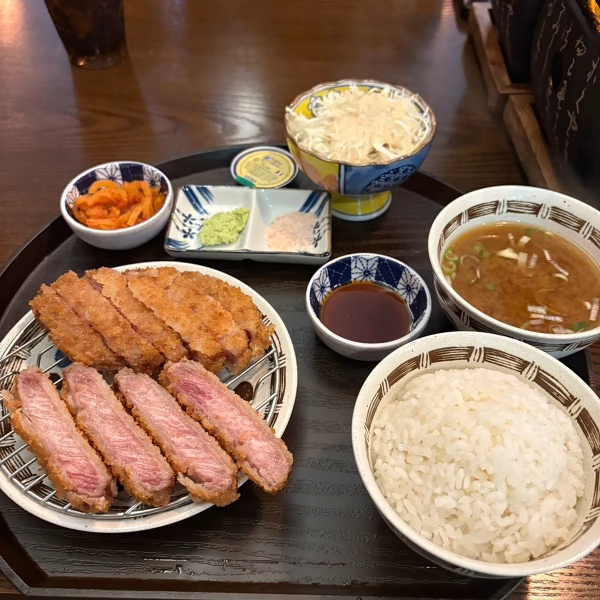 소스에 찍어 먹는 규엔당 규카츠