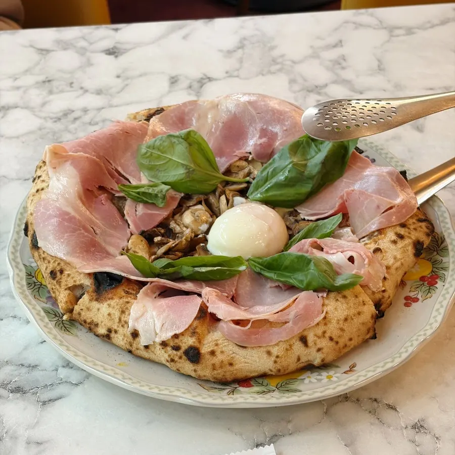 Jambon truffle funghi pizza and oil pasta