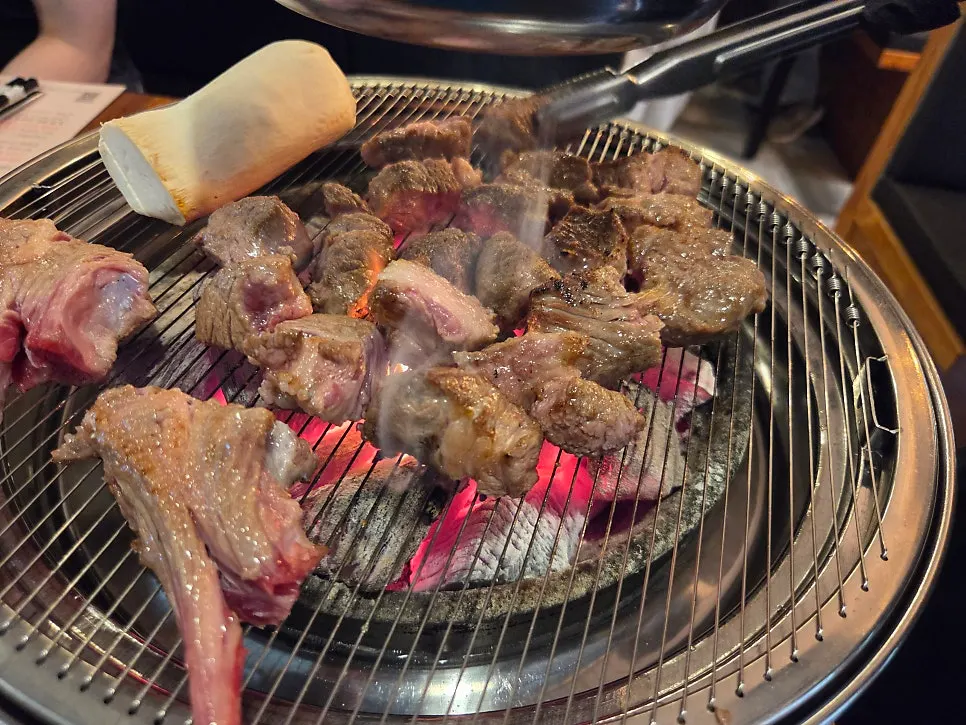 양념이 된 양념미니쪽갈비 구이