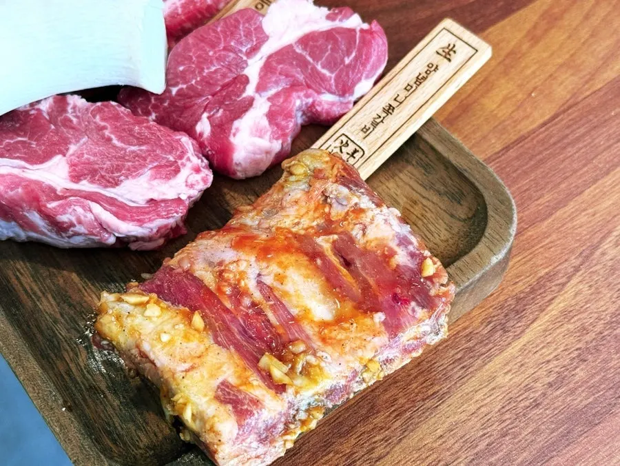 Seasoned rib fingers on the grill