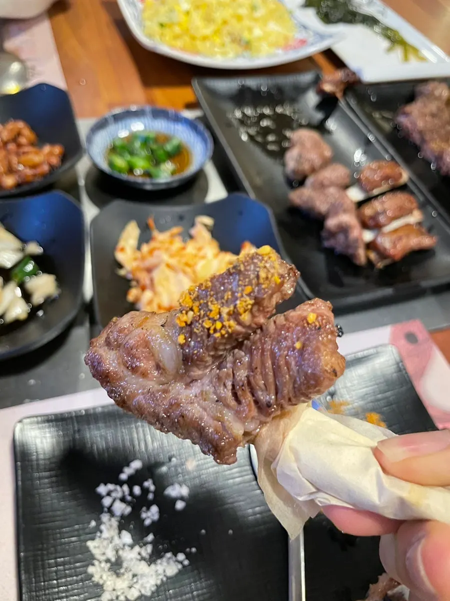 뼈 붙은 숯불 양고기 부위