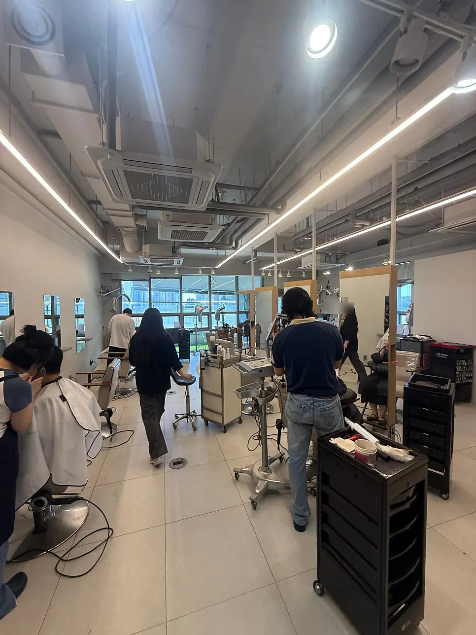 Interior of the salon on the 8th floor of SK View Lake Tower