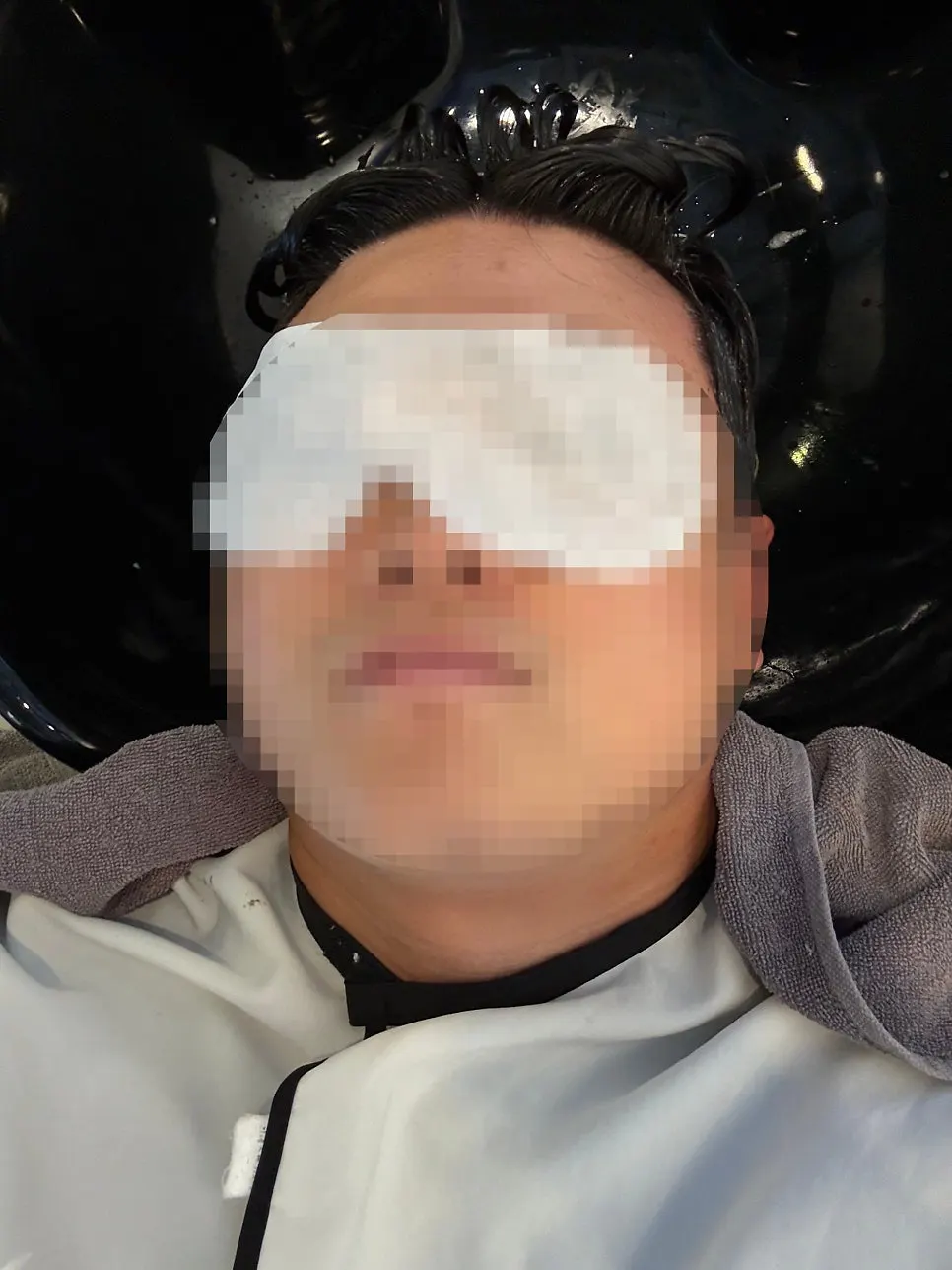 Lying at the shampoo bowl after neutralizer application
