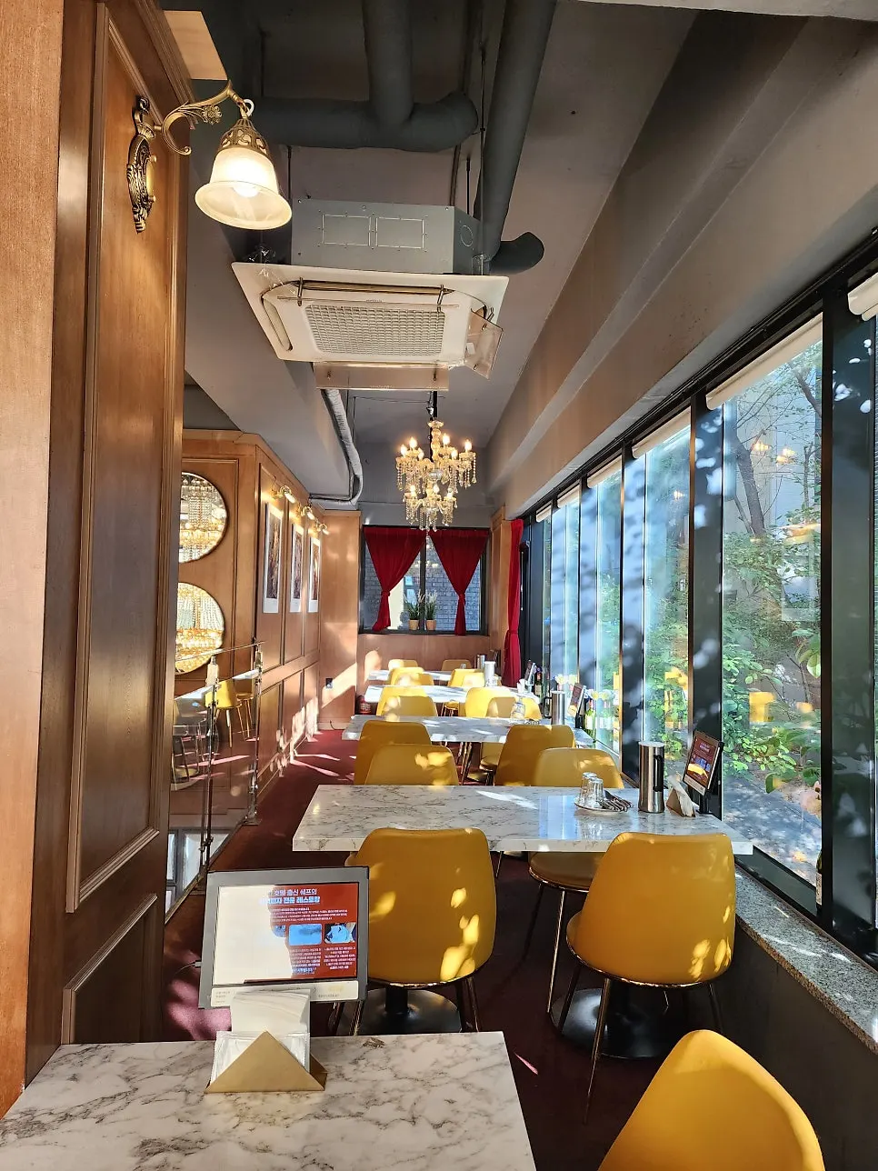 Additional table seating further inside the 2nd floor