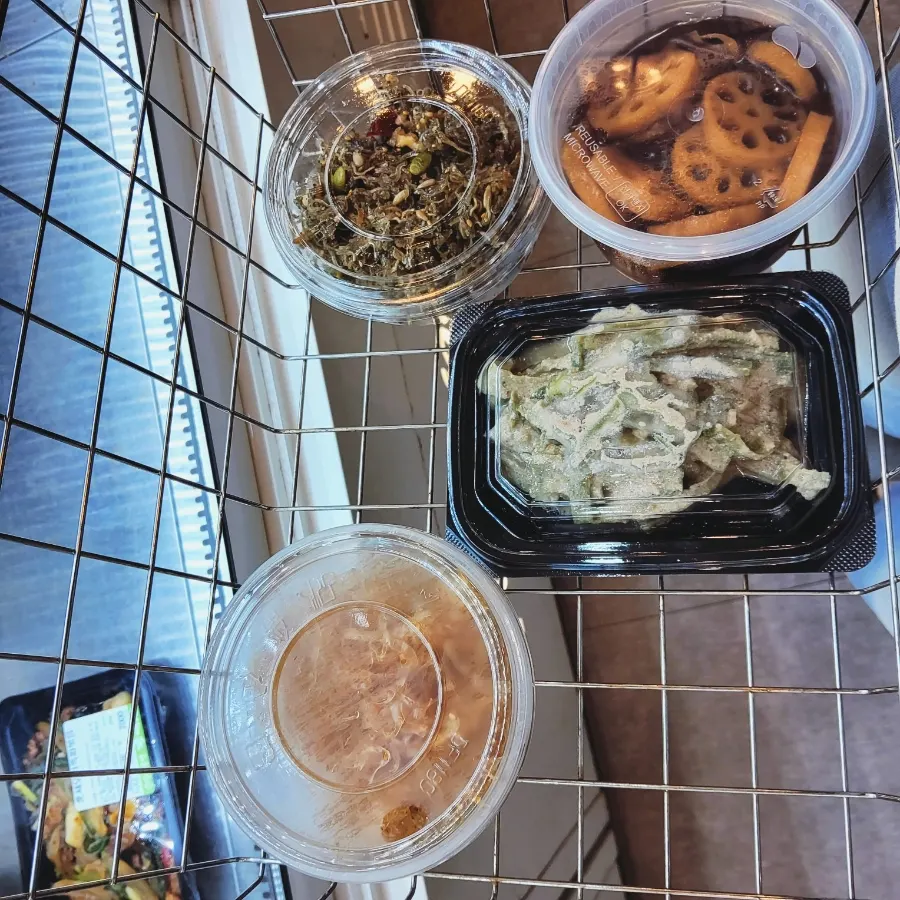 Stir-fried anchovies with nuts at Gukaechan