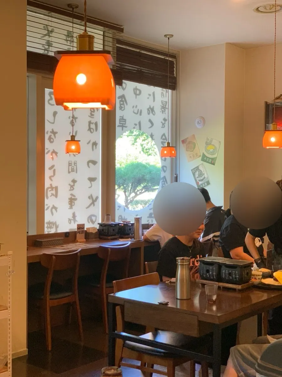 Table and bar seating at Gyuen-dang