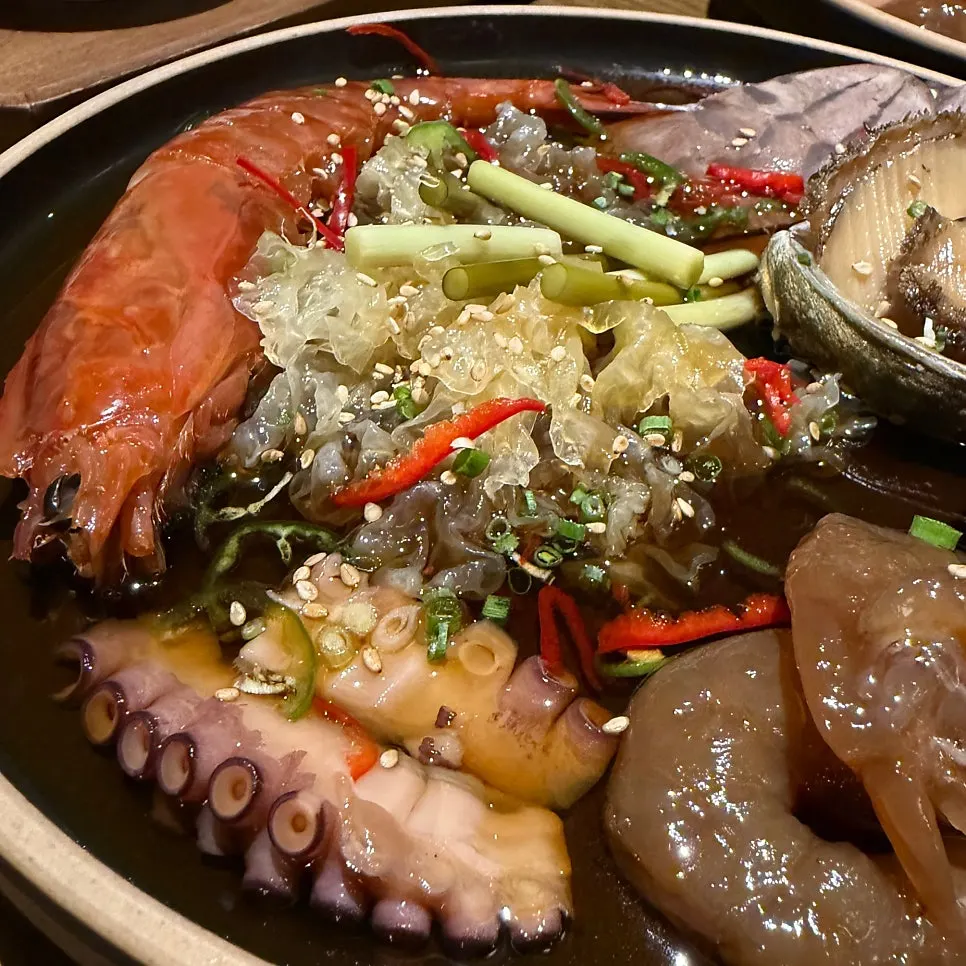 A full set of butter rice with abalone and marinated shrimp