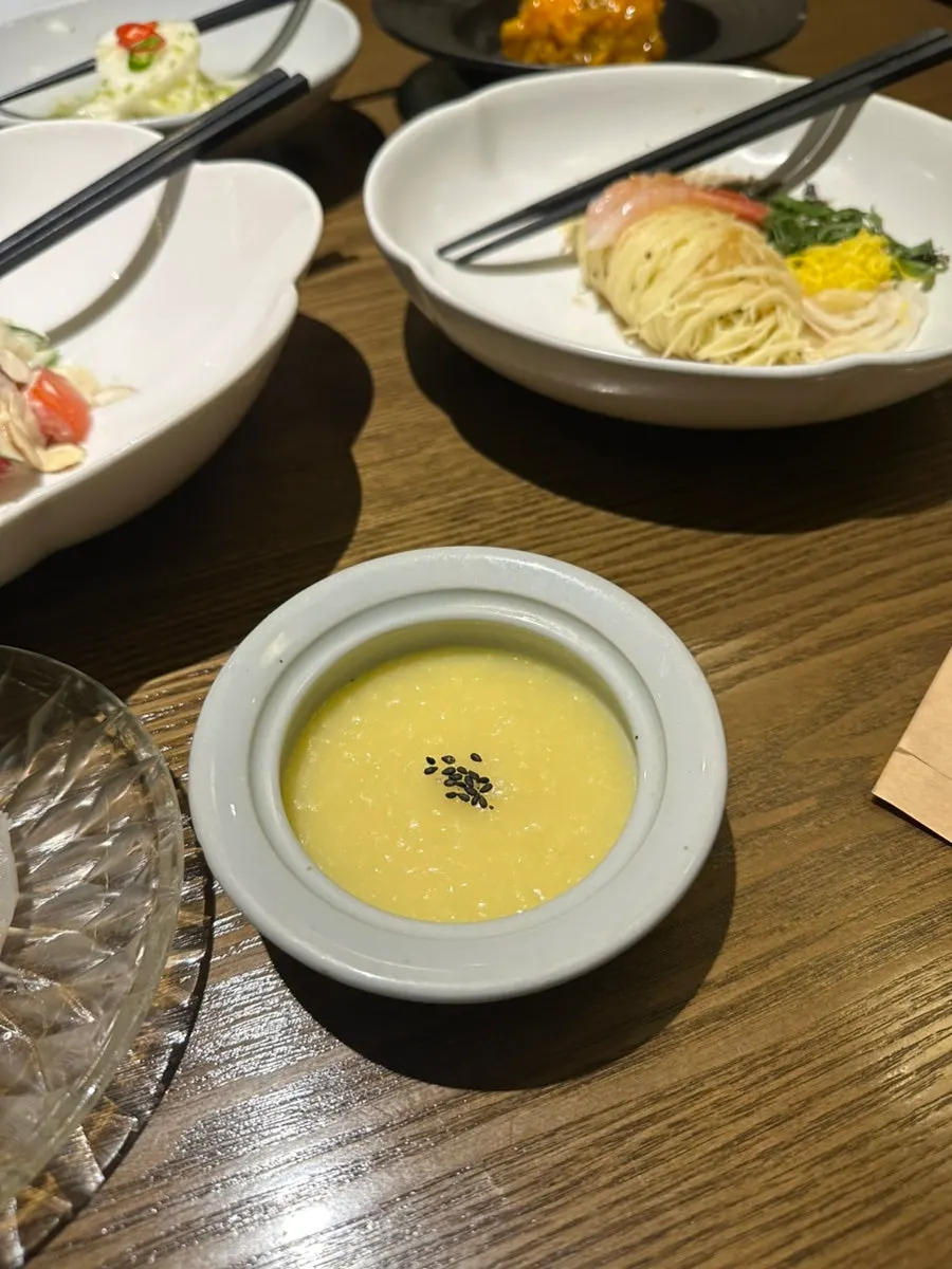 제철 활어회와 장아찌 세비체