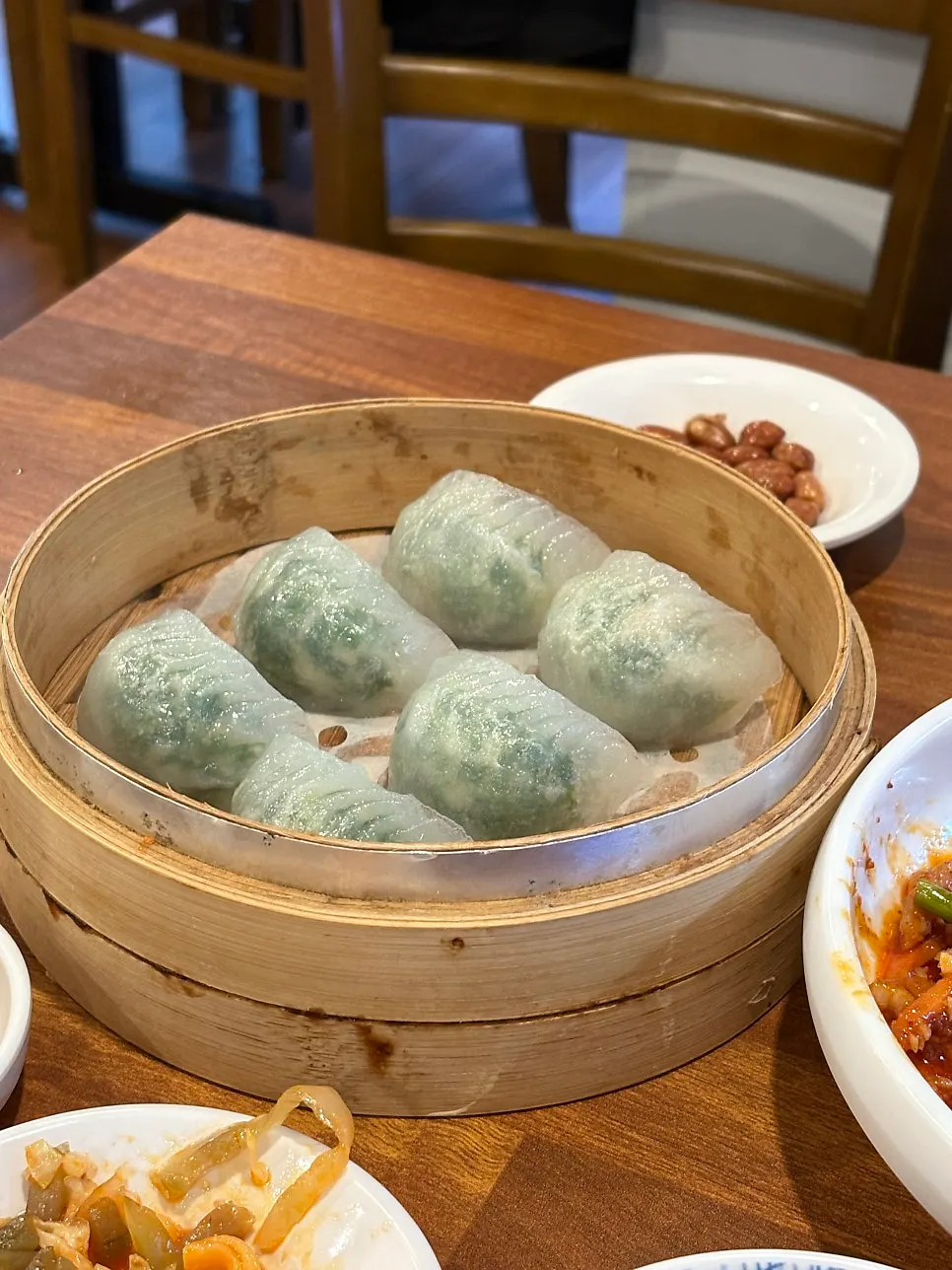 부추와 새우를 넣은 수정달만두