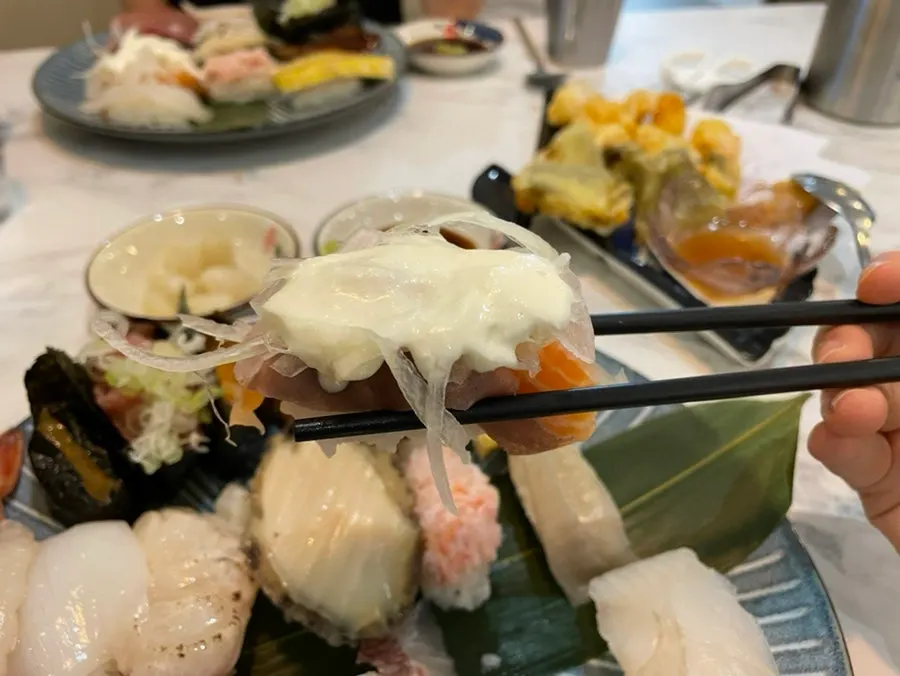 Flounder and salmon sushi