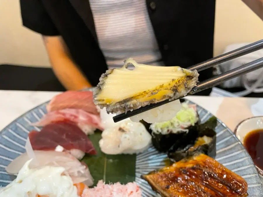Scallop and abalone sushi