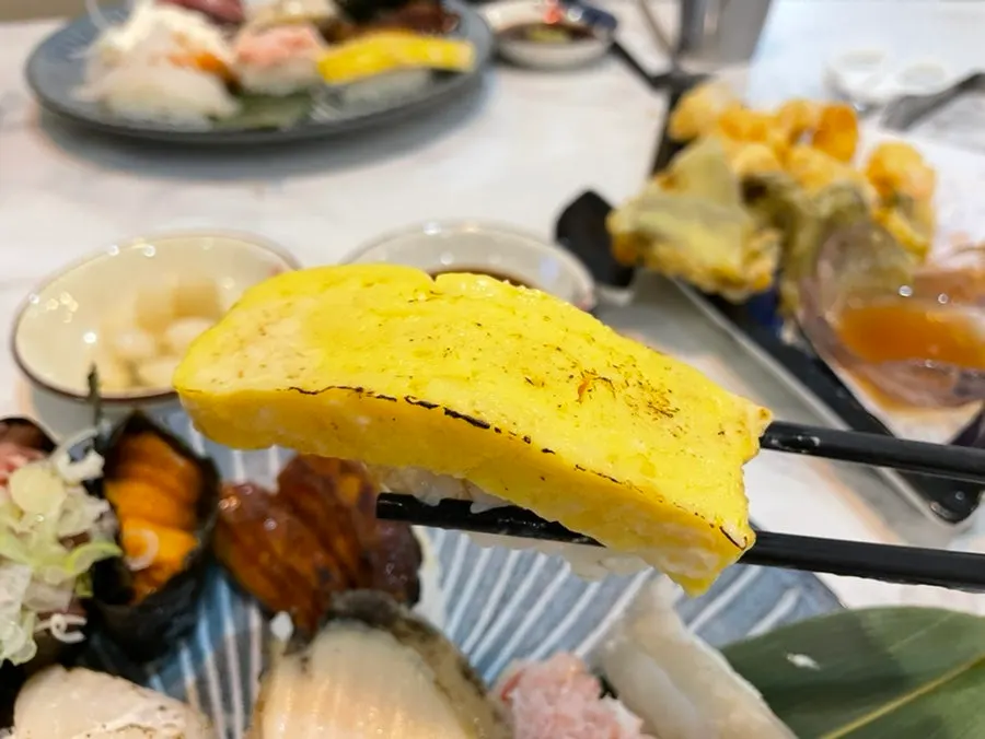 Egg sushi