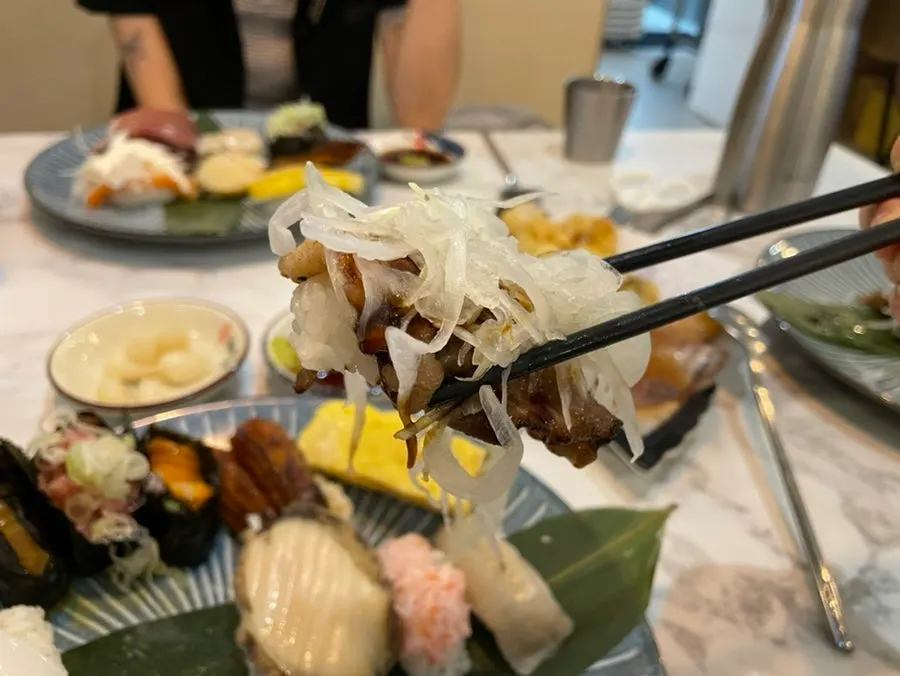 Seared beef brisket sushi
