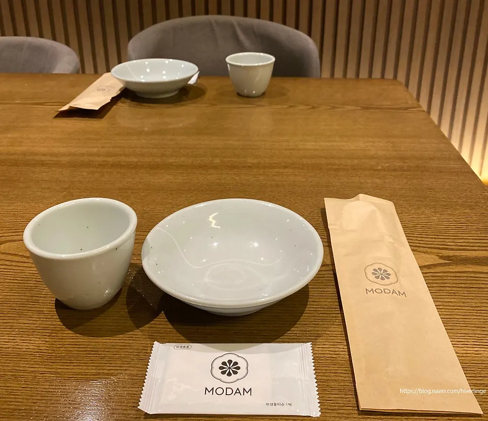 Ordering bori-gulbi and abalone tteokgalbi set meals