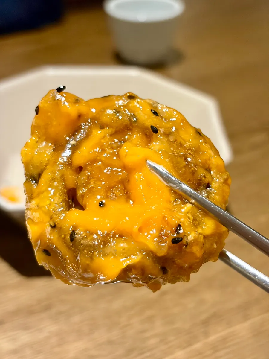 Beoseot gangjeong dengan saus spesial
