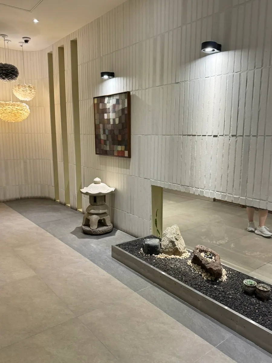 Gathering space at Modam Dining in Gwanghwamun