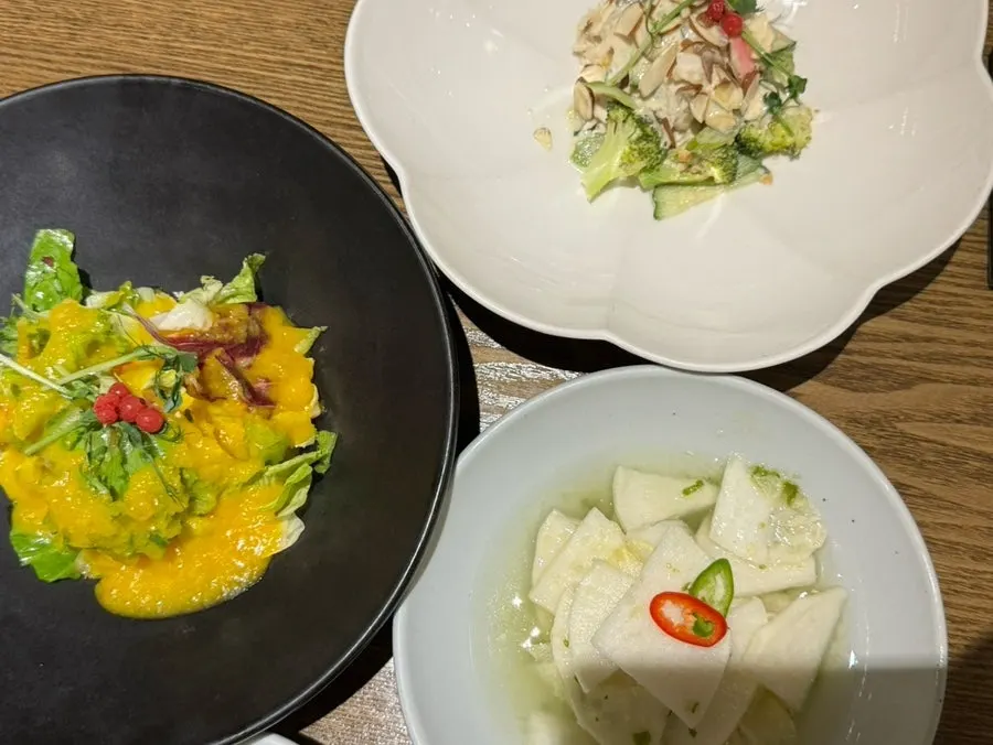 Set-meal dishes ordered from the Modam set table