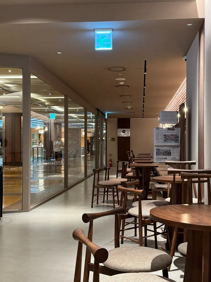 Wide seating area at Center Coffee Gwanghwamun
