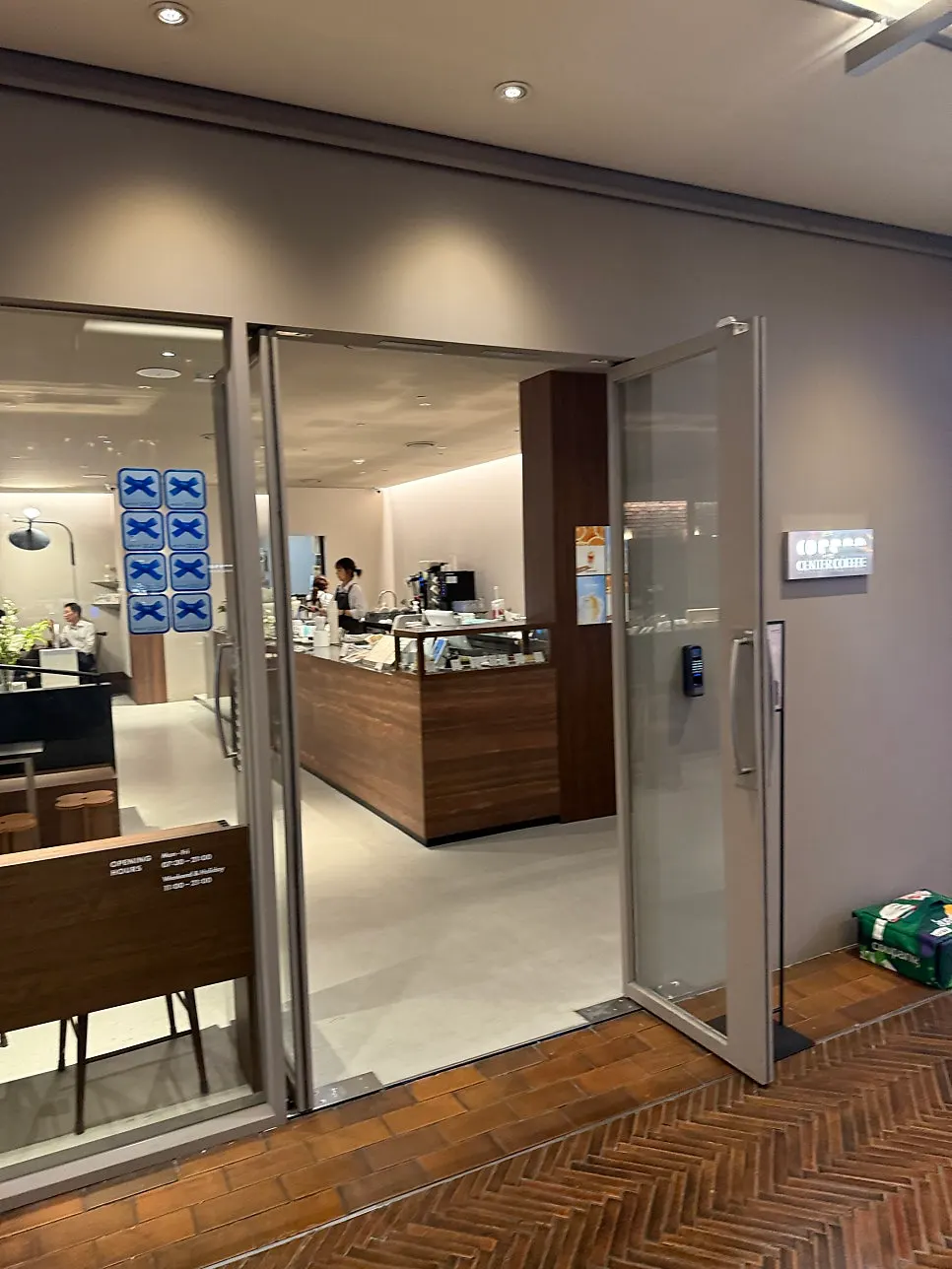 Café entrance on the basement level of Seoul Finance Center