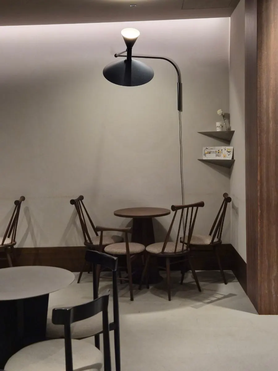 Group table seating at Center Coffee Gwanghwamun