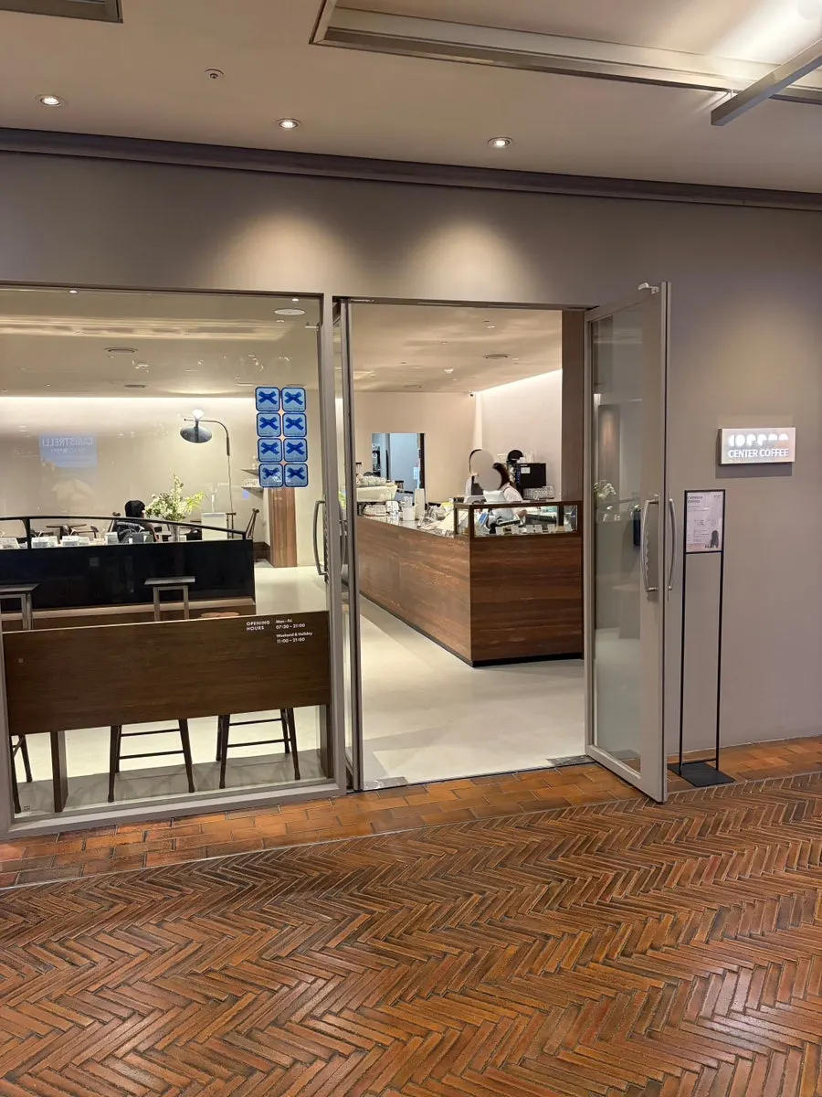 Spacious work-friendly space at Center Coffee Gwanghwamun