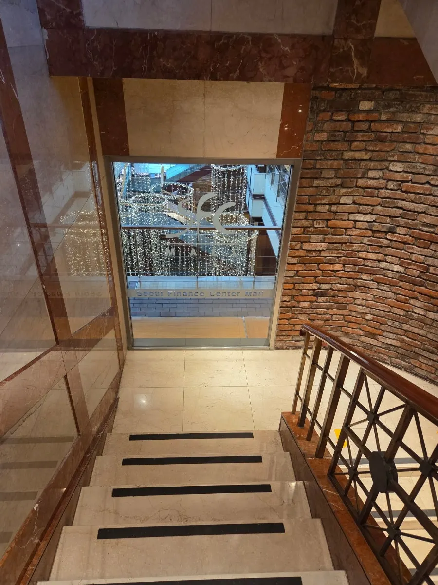 Basement café location in Seoul Finance Center