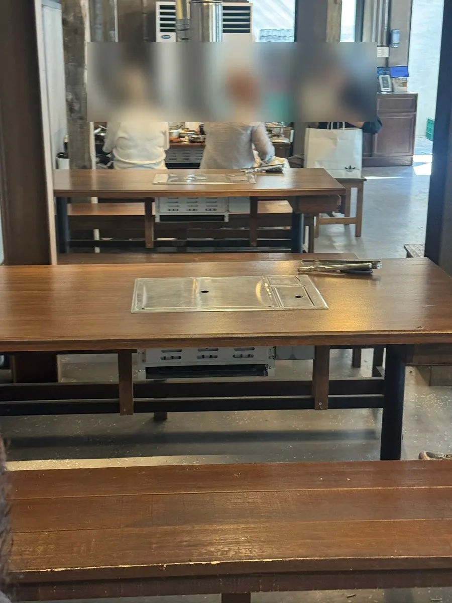 Restaurant space extending up to the 2nd floor
