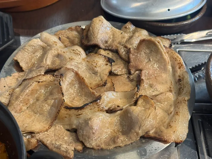 Charcoal bulgogi grilled on the pan