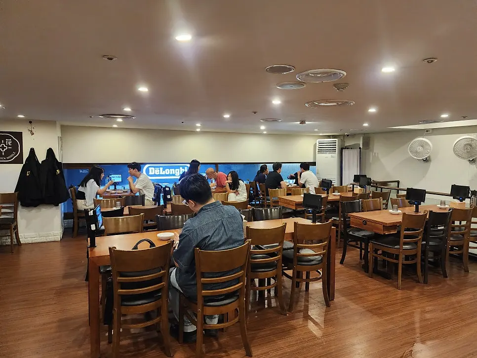 여유 있는 2층 좌석