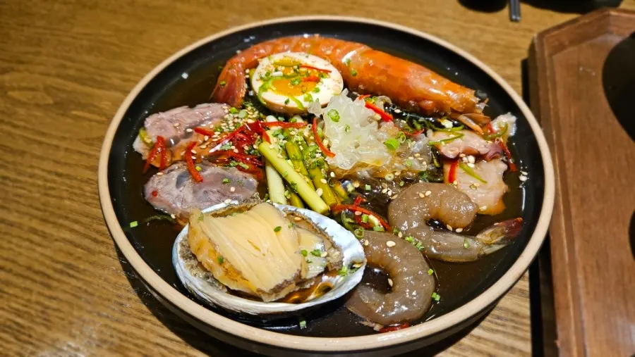 Abalone soy-marinated shrimp and butter rice set