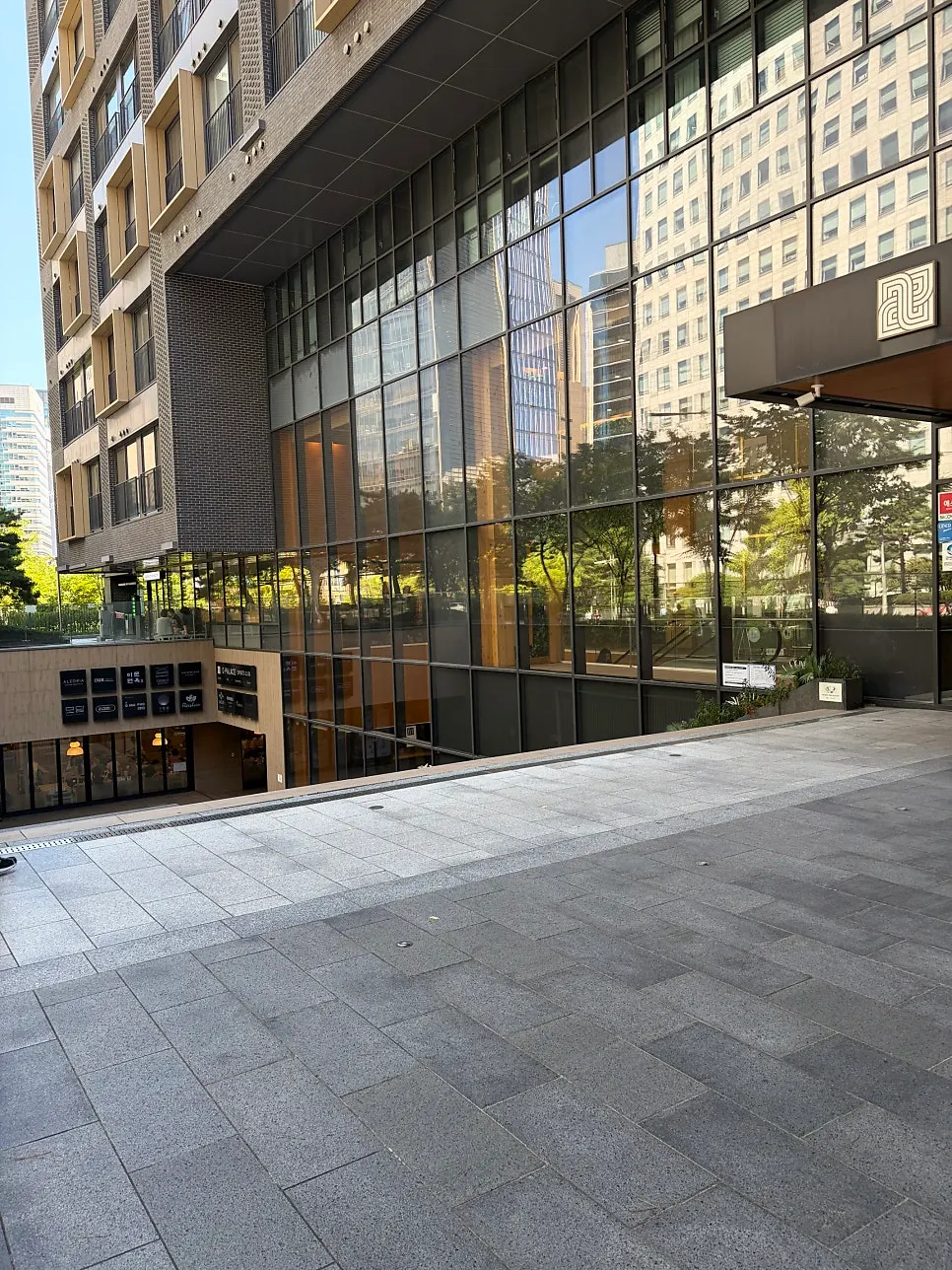 Dining space for a Gwanghwamun Korean course meal