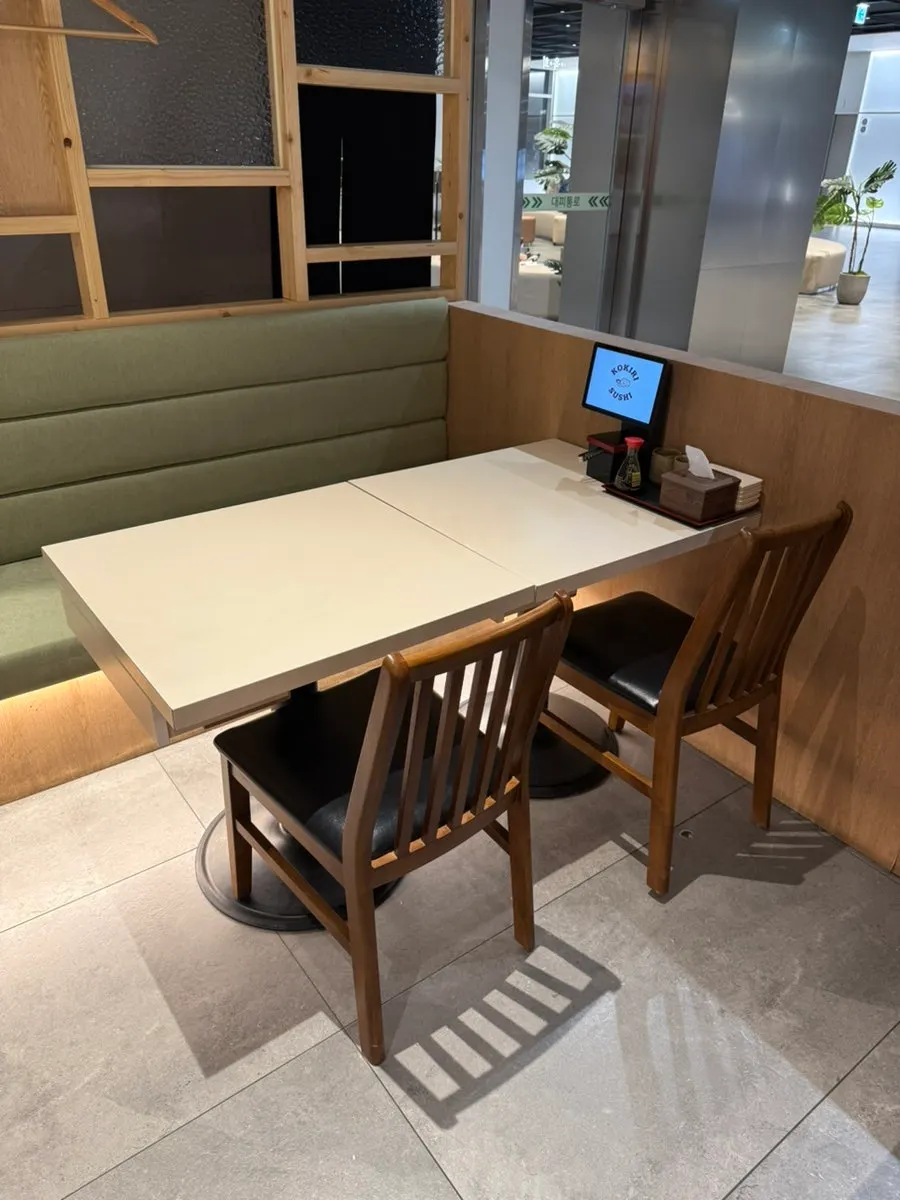 3–4 seat table at Elephant Sushi